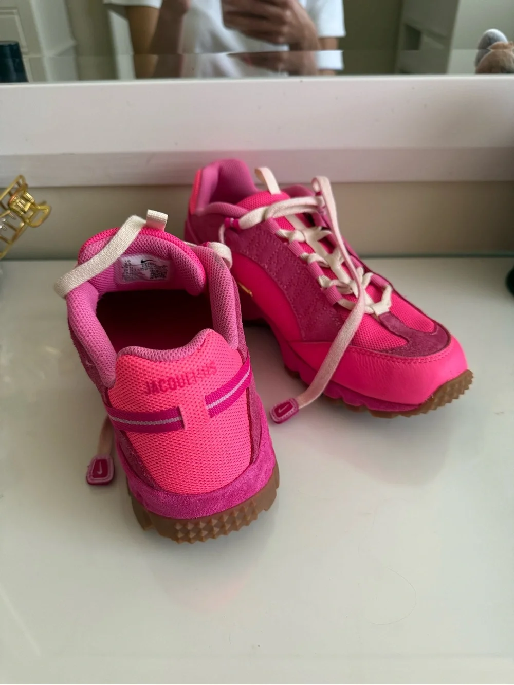 Nike x Jacquemus Air Humara - Picture 2 of 4